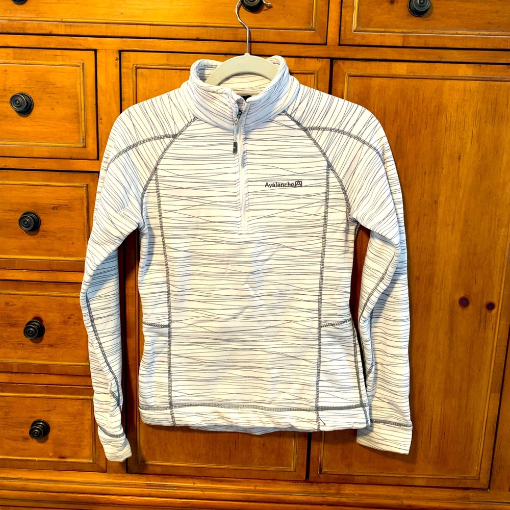 Avalanche black and white sweater, size small